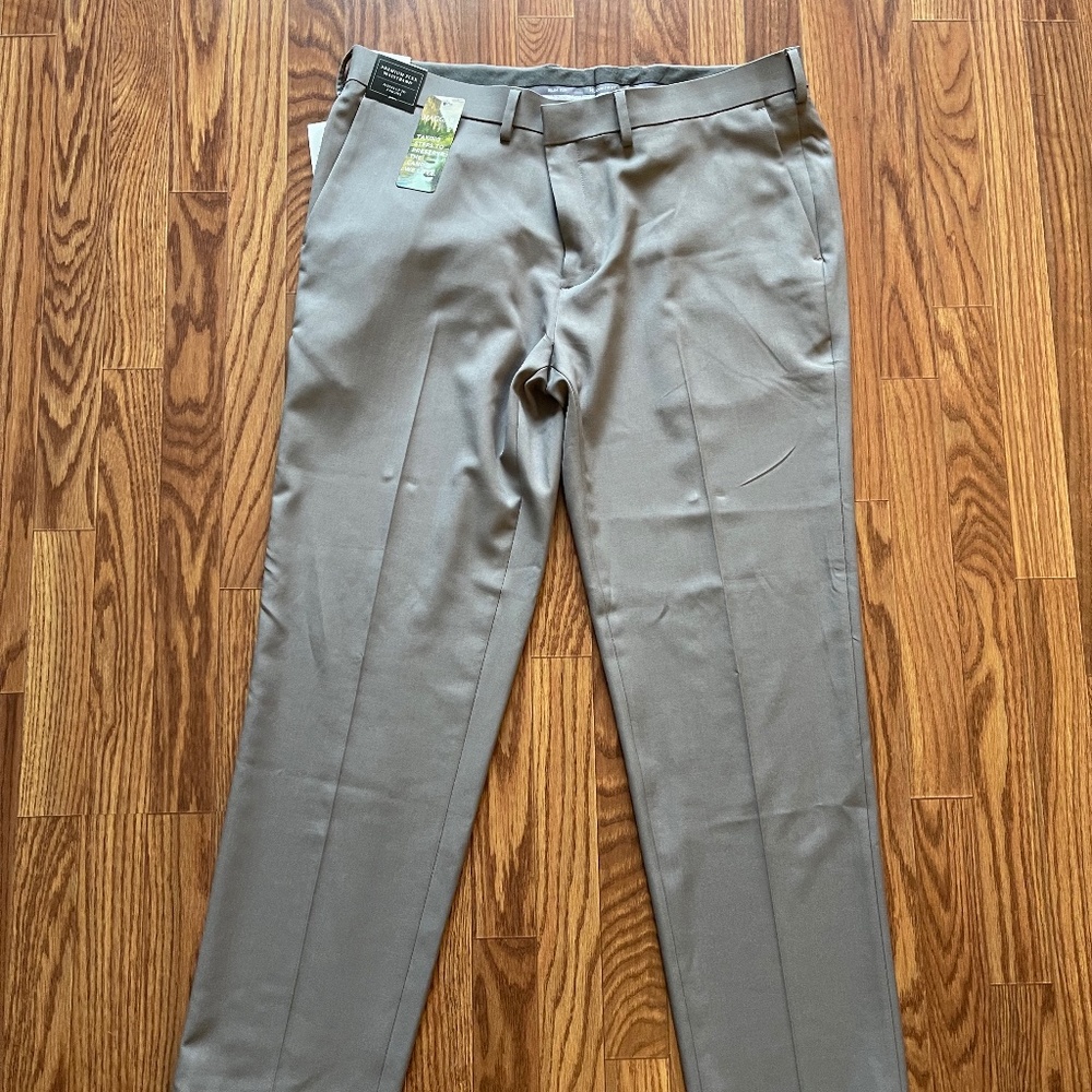 Haggar Dress Pants, Slim Fit (Never Worn), Men's 38x30